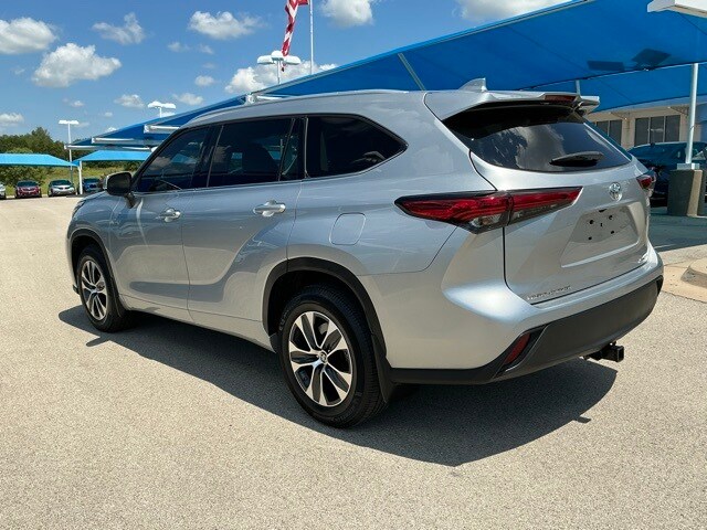 2022 Toyota Highlander XLE photo 4