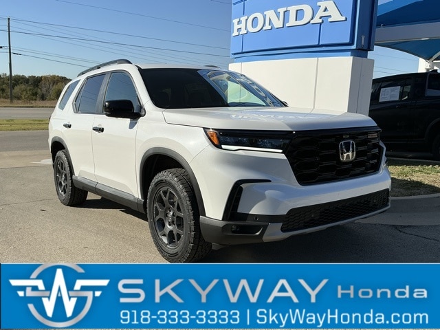 2025 Honda Pilot TrailSport's photo
