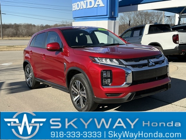 2024 Mitsubishi Outlander Sport SE's photo