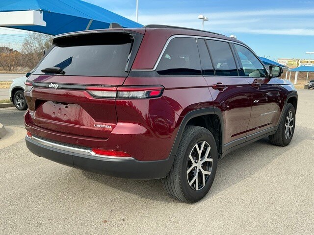 2024 Jeep Grand Cherokee Limited photo 3