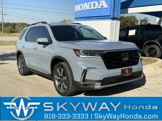 2023 Honda Pilot Elite's photo