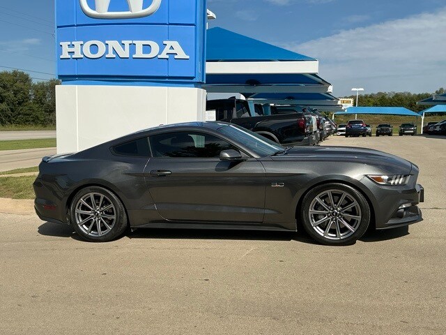 2015 Ford Mustang GT Premium photo 2