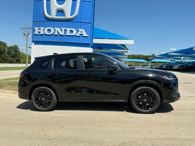 2026 Honda HR-V Sport photo 2