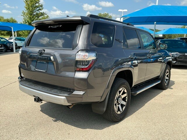 2021 Toyota 4Runner TRD Off-Road Premium photo 3