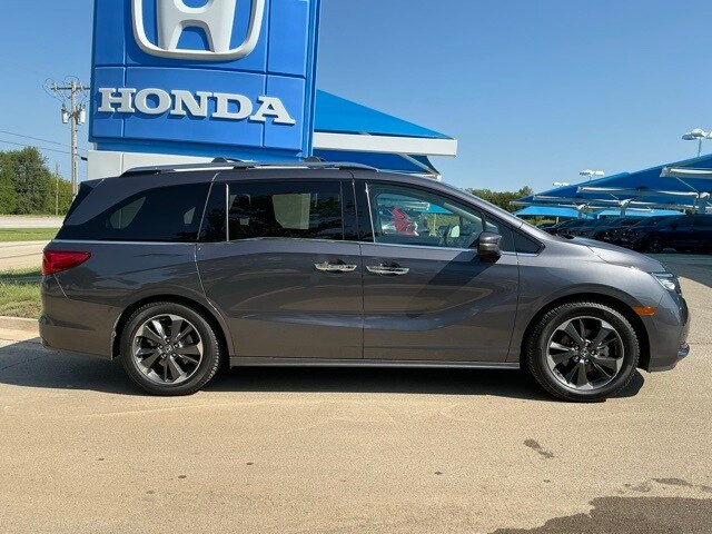 2022 Honda Odyssey Elite photo 2