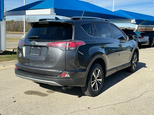 2018 Toyota RAV4 Adventure XLE photo 2
