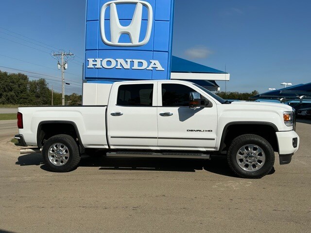 2015 Gmc Sierra Denali photo 2