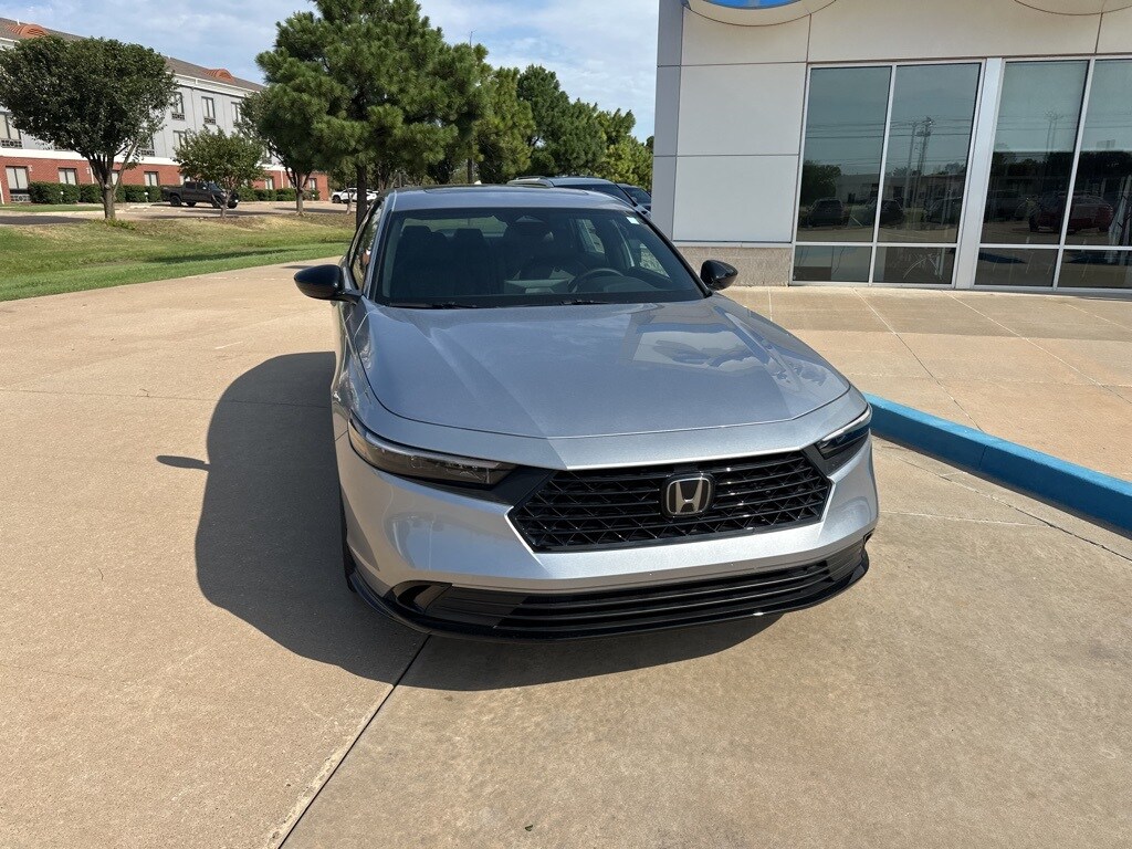2025 Honda Accord Hybrid Sport-L photo 2