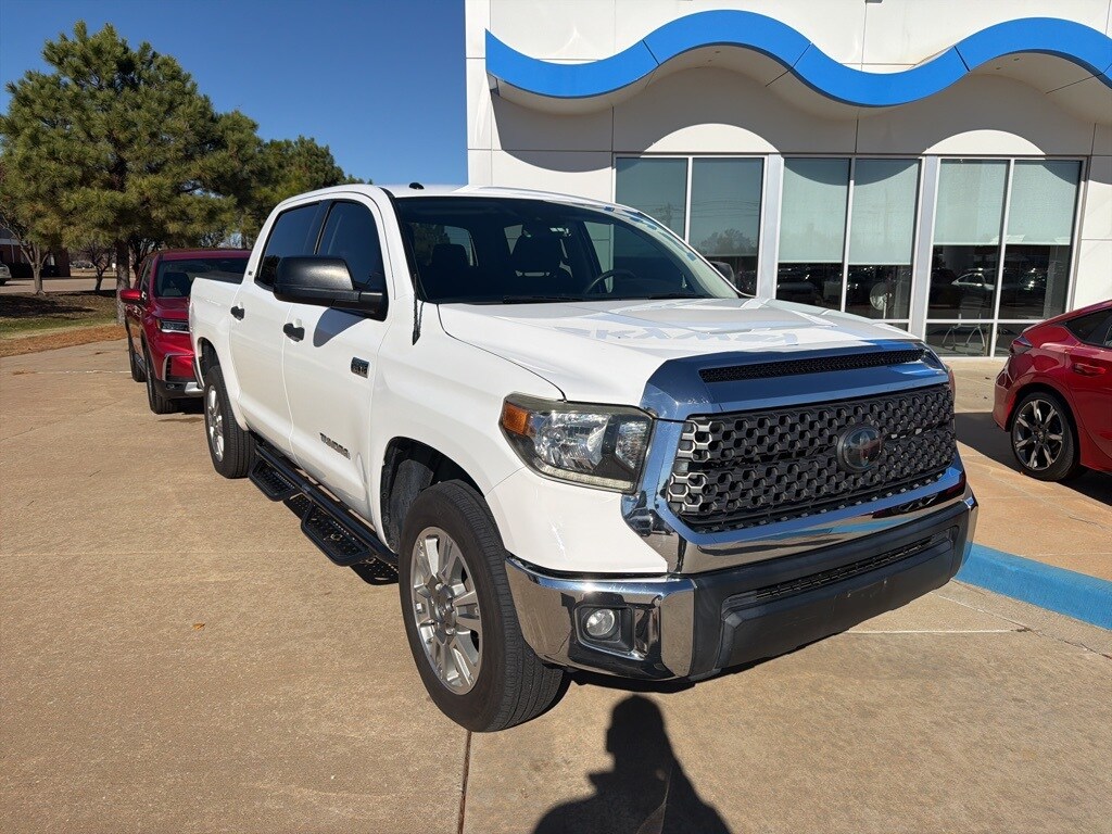 2018 Toyota Tundra SR5 photo 2