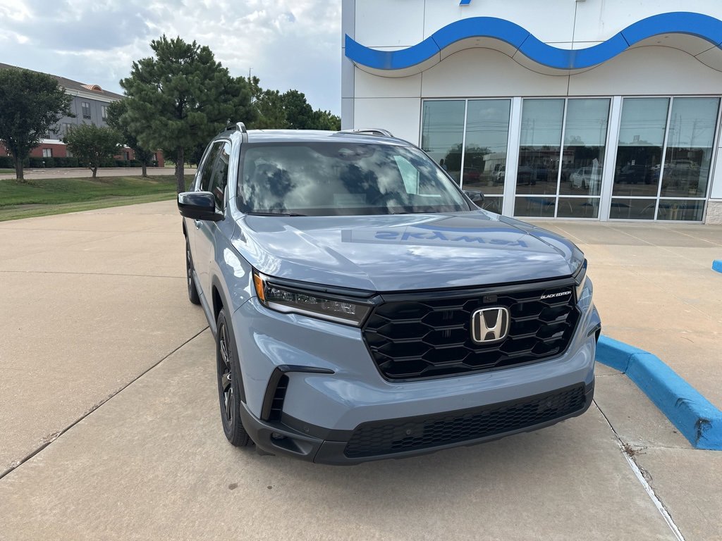 2025 Honda Pilot Black Edition photo 2
