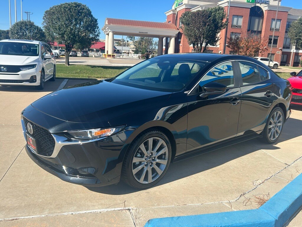 2025 Mazda Mazda3 2.5 s Preferred photo 4