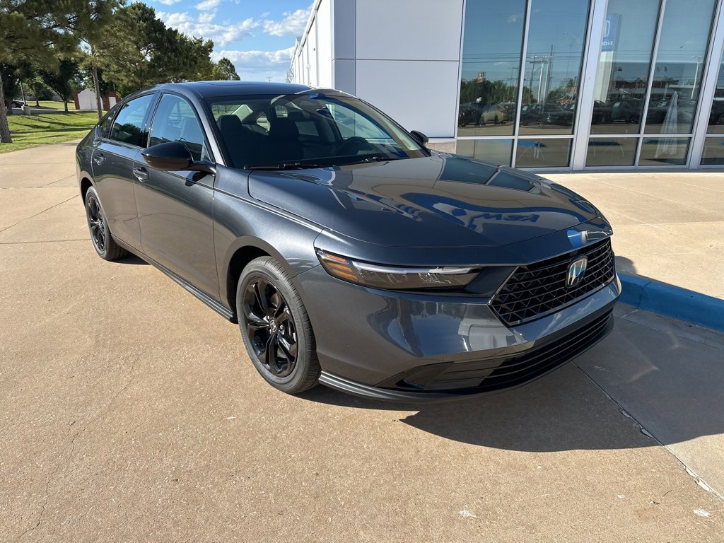 2025 Honda Accord SE photo 2