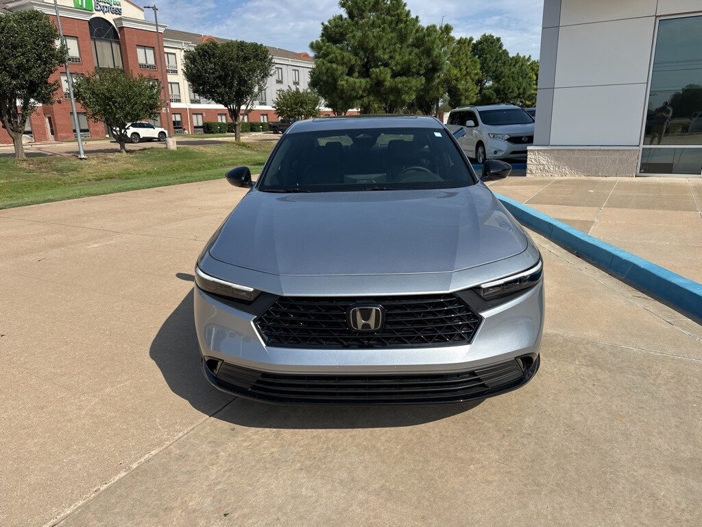 2025 Honda Accord Hybrid Sport-L photo 3
