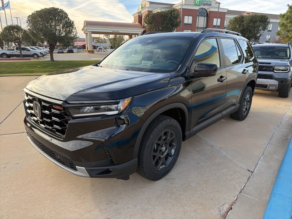 2025 Honda Pilot TrailSport photo 4
