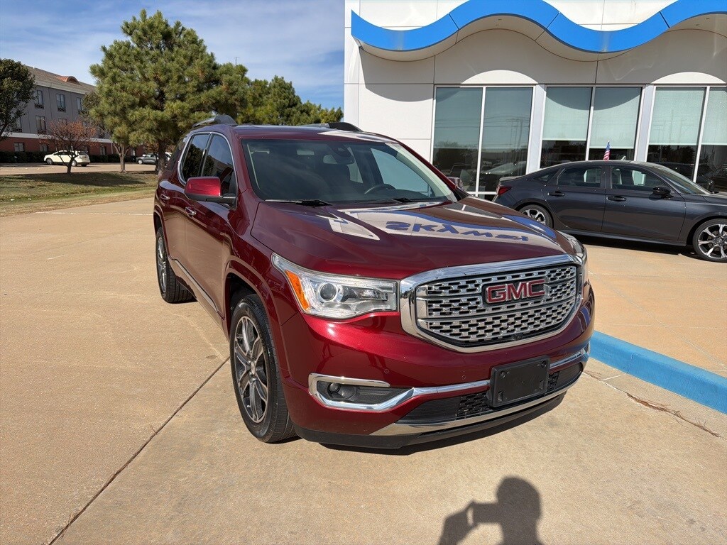 2017 Gmc Acadia Denali photo 2