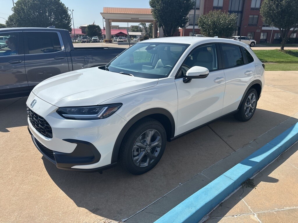 2026 Honda HR-V LX photo 3