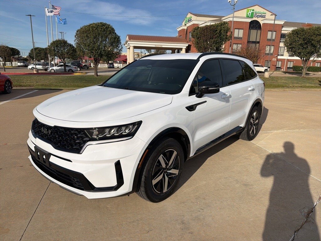 2023 Kia Sorento S photo 3