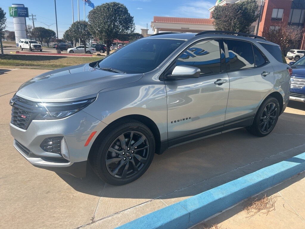 2024 Chevrolet Equinox RS photo 2