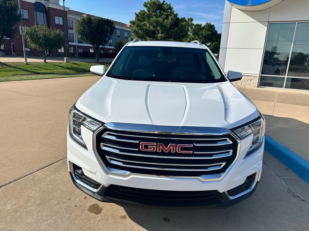 Used 2024 GMC Terrain SLT SUV