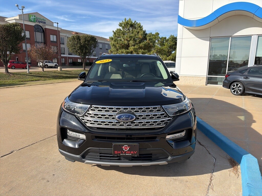 2023 Ford Explorer Limited photo 2