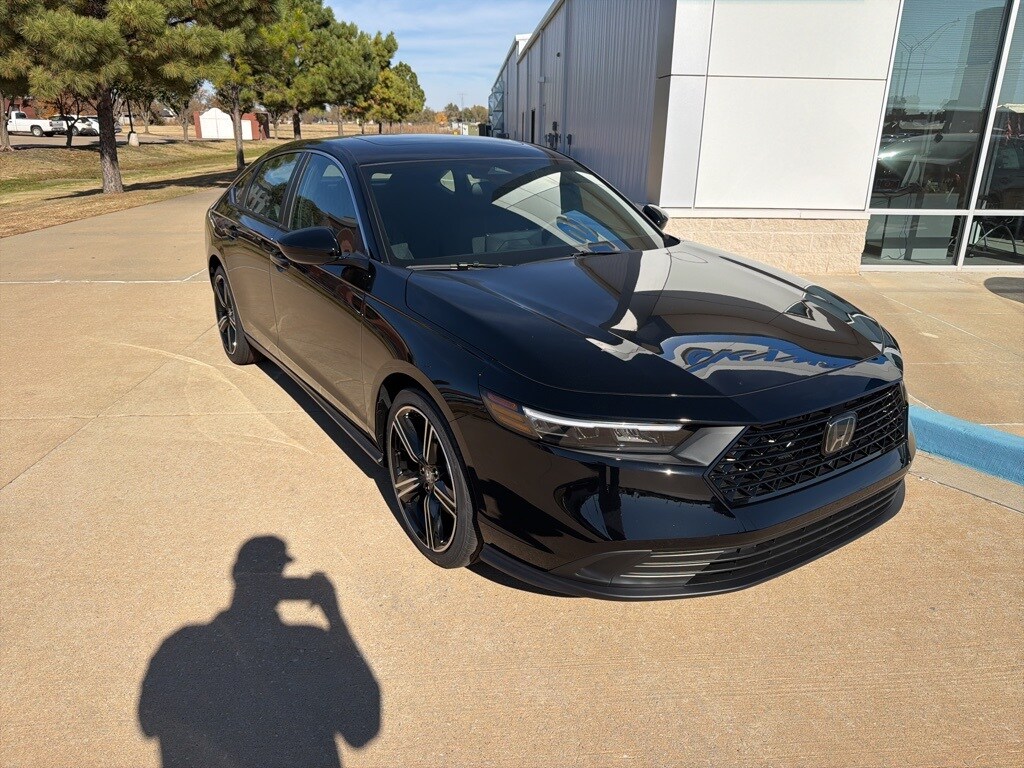 2025 Honda Accord Hybrid Sport photo 2