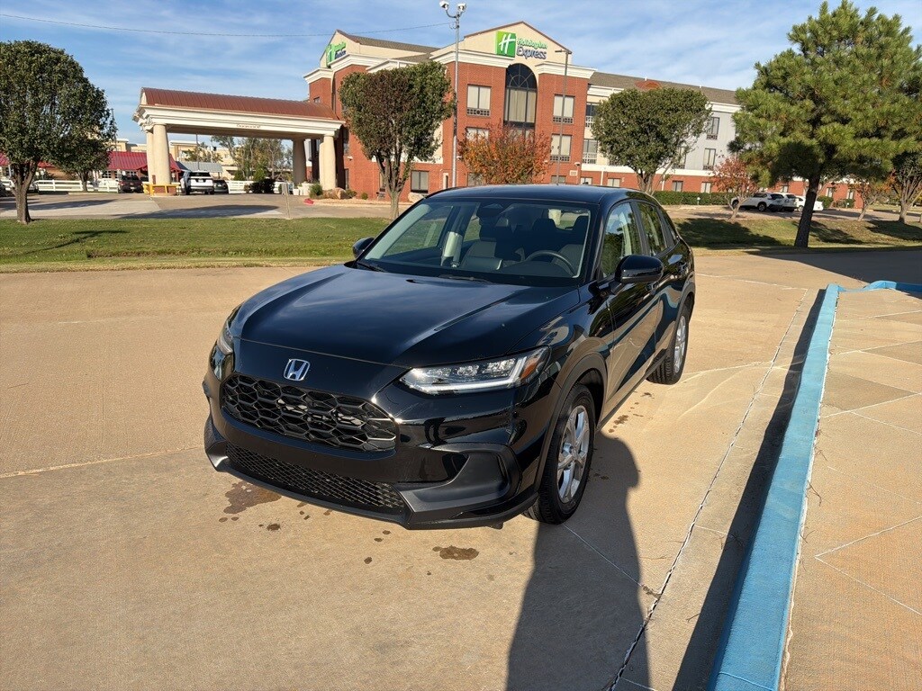 2025 Honda HR-V LX photo 4