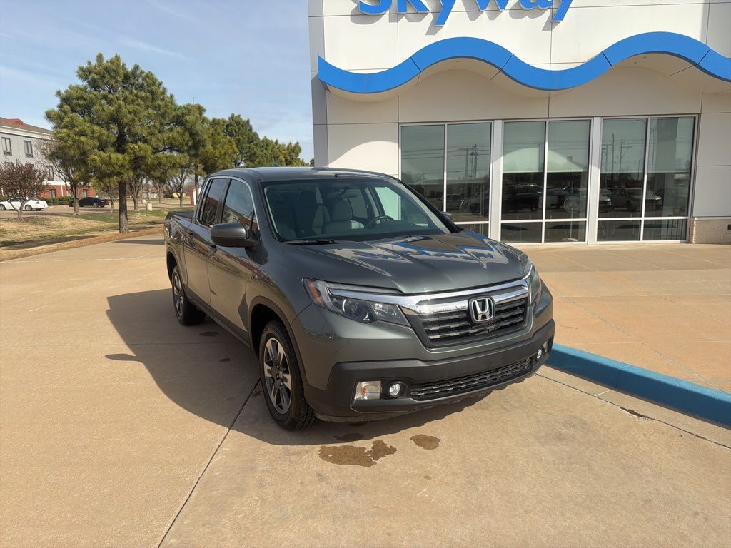 Used 2017 Honda Ridgeline RTL with VIN 5FPYK3F55HB005975 for sale in Enid, OK