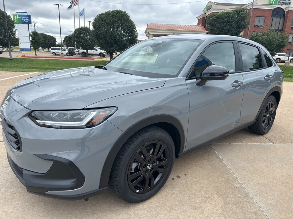 2026 Honda HR-V Sport photo 2