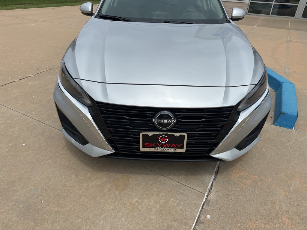 2023 Nissan Altima 2.5 SV photo 3