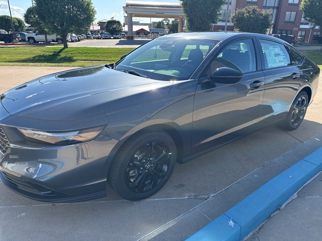 2025 Honda Accord SE photo 4