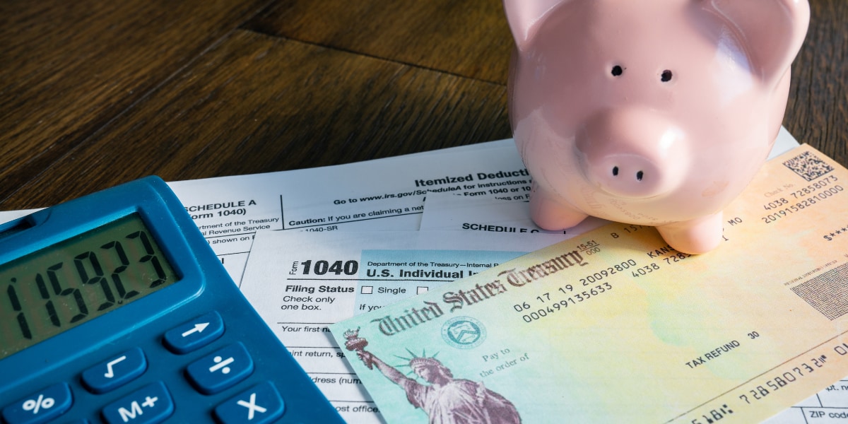 tax%20return%20photo%20(1200%20x%20600%20px).png