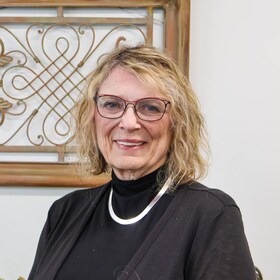 Staff member Vicki Anderson from ID_a39d6d