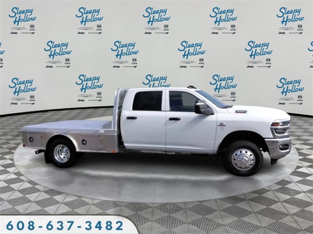 New 2025 Ram 3500 Chassis Cab 3500 TRADESMAN CREW CAB CHASSIS 4X4 60' CA Pickup