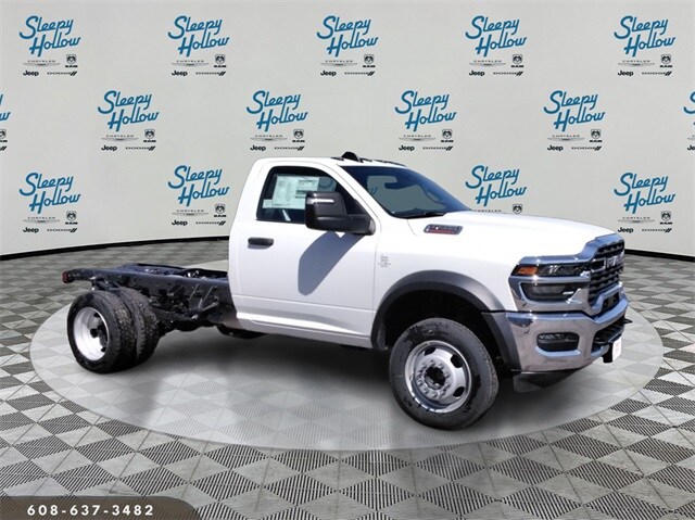 2025 Ram 5500 Tradesman photo 3