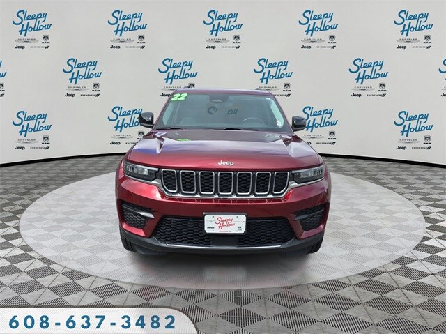 2022 Jeep Grand Cherokee Laredo photo 2