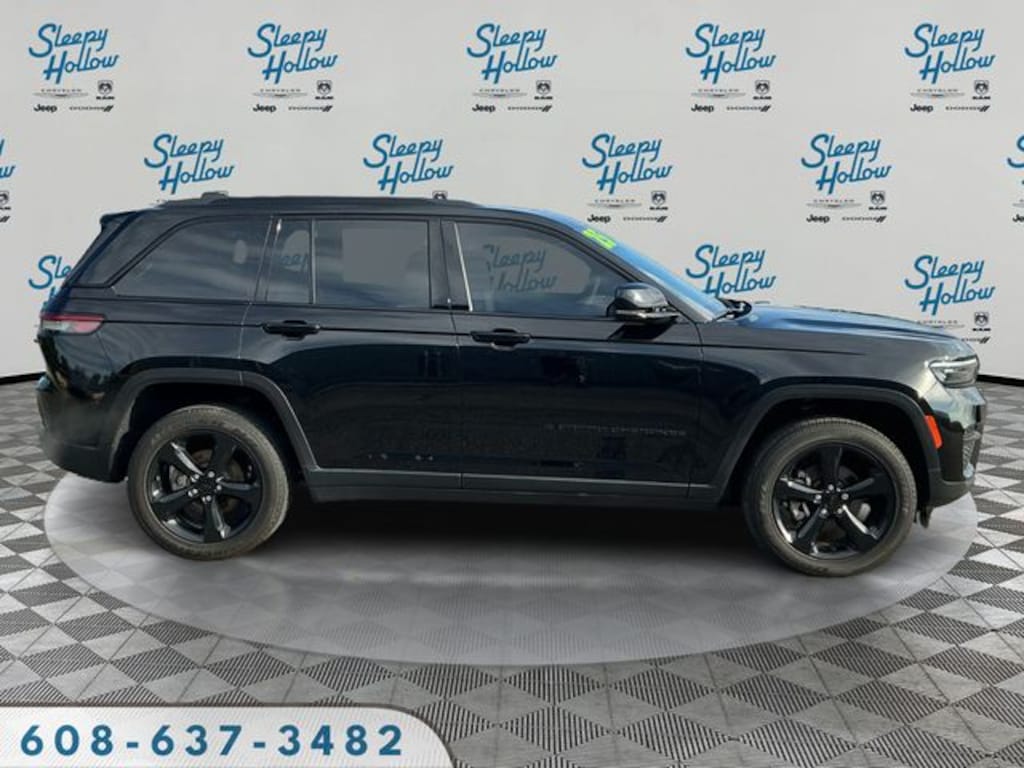 Used 2025 Jeep Grand Cherokee Laredo SUV