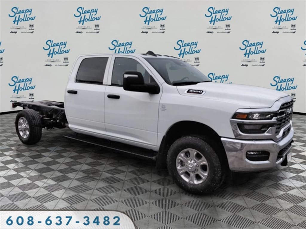 New 2026 Ram 3500 Chassis Cab TRADESMAN CREW 4X4 60' CA Cab and Chassis