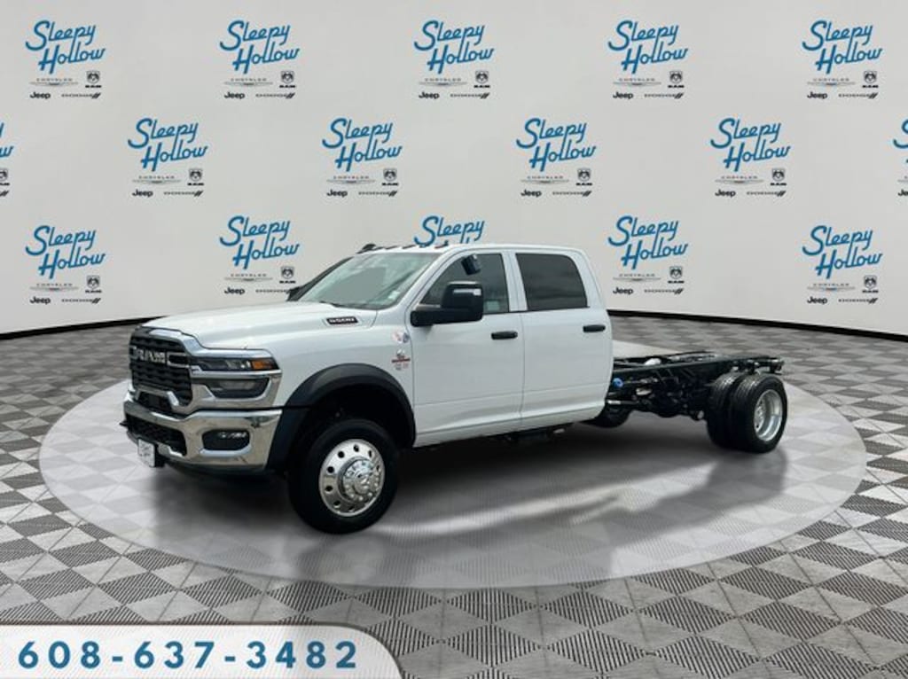 New 2026 Ram 5500 TRADESMAN CHASSIS CREW CAB 4X4 84' CA Pickup