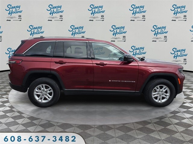 2022 Jeep Grand Cherokee Laredo photo 4