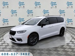 2026 Chrysler Pacifica SELECT AWD Passenger Van