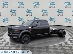2026 Ram 5500 Chassis Cab TRADESMAN  CREW  4X4 84' CA Cab and Chassis