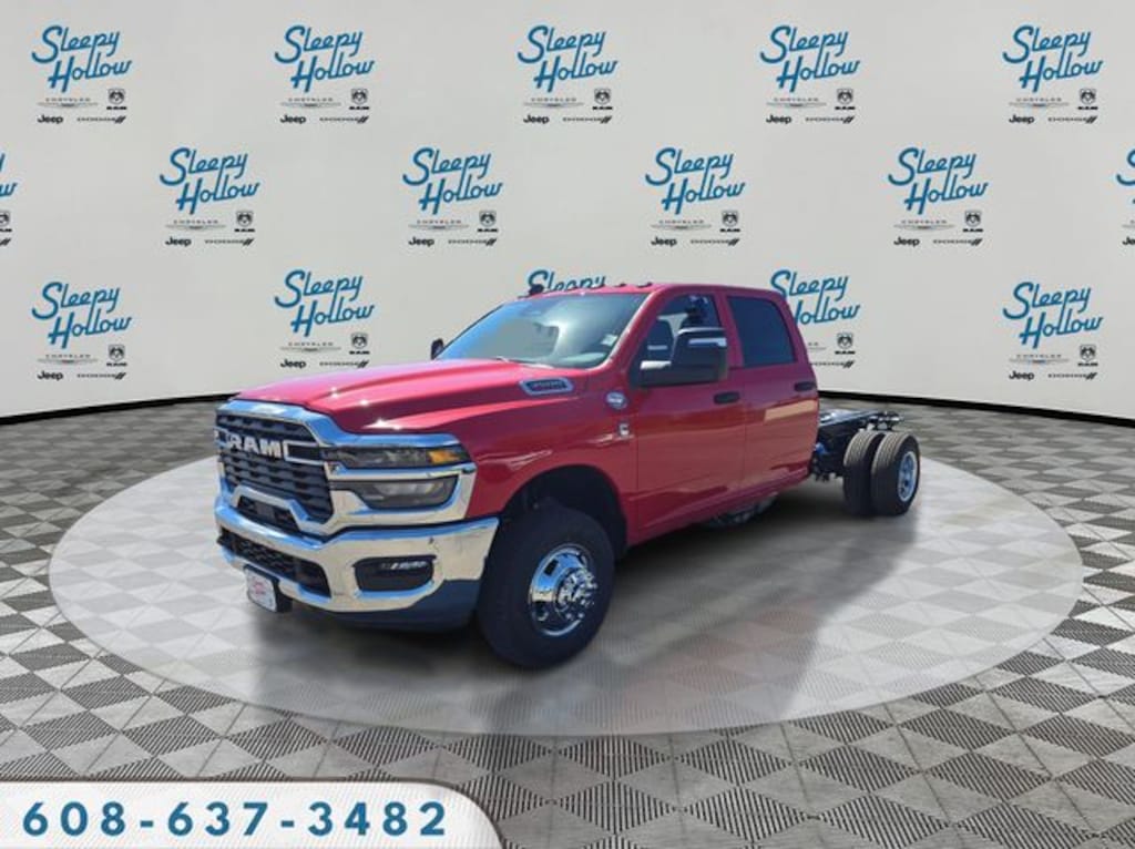 New 2026 Ram 3500 Chassis Cab TRADESMAN CREW 4X4 60' CA Pickup
