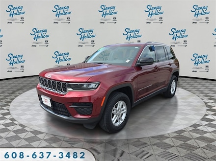 2022 Jeep Grand Cherokee Laredo SUV