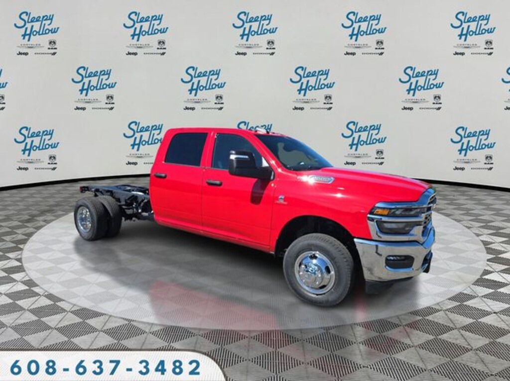 New 2026 Ram 3500 Chassis Cab TRADESMAN CREW 4X4 60' CA Pickup