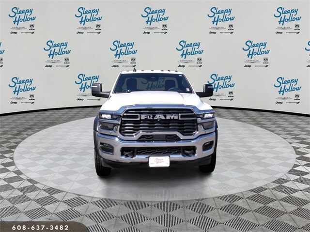 2025 Ram 5500 Tradesman photo 2