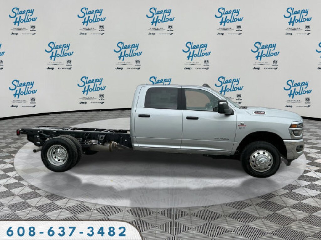 New 2027 Ram 3500 CREW CAB CHASSIS 4X4 Cab and Chassis