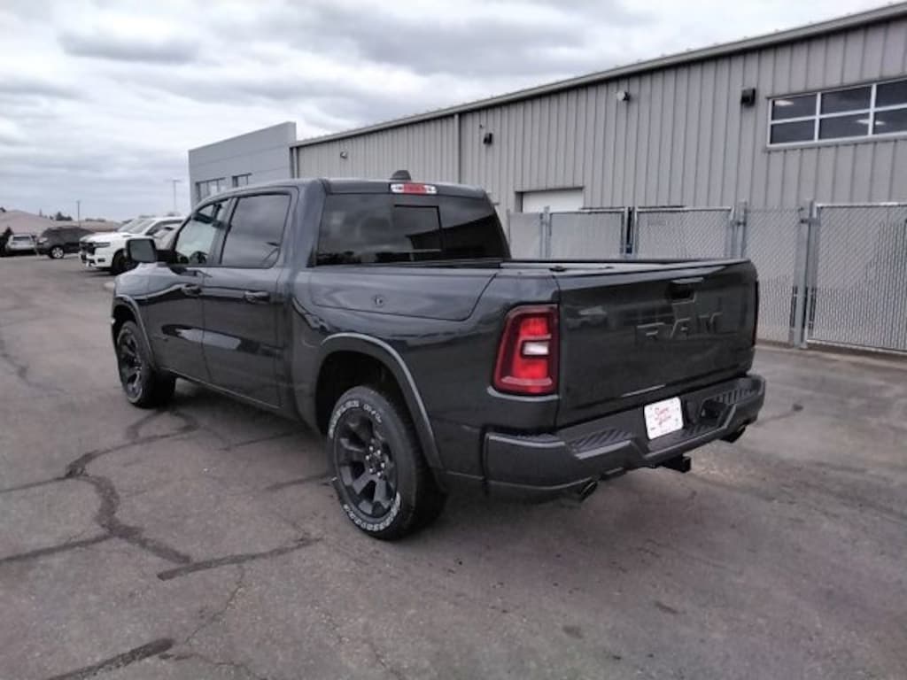 New 2026 Ram 1500 BIG HORN CREW CAB 4X4 5'7 BOX Pickup