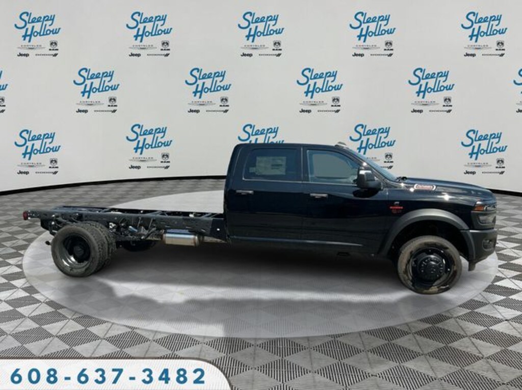 New 2026 Ram 5500 TRADESMAN CHASSIS CREW CAB 4X4 84' CA Pickup