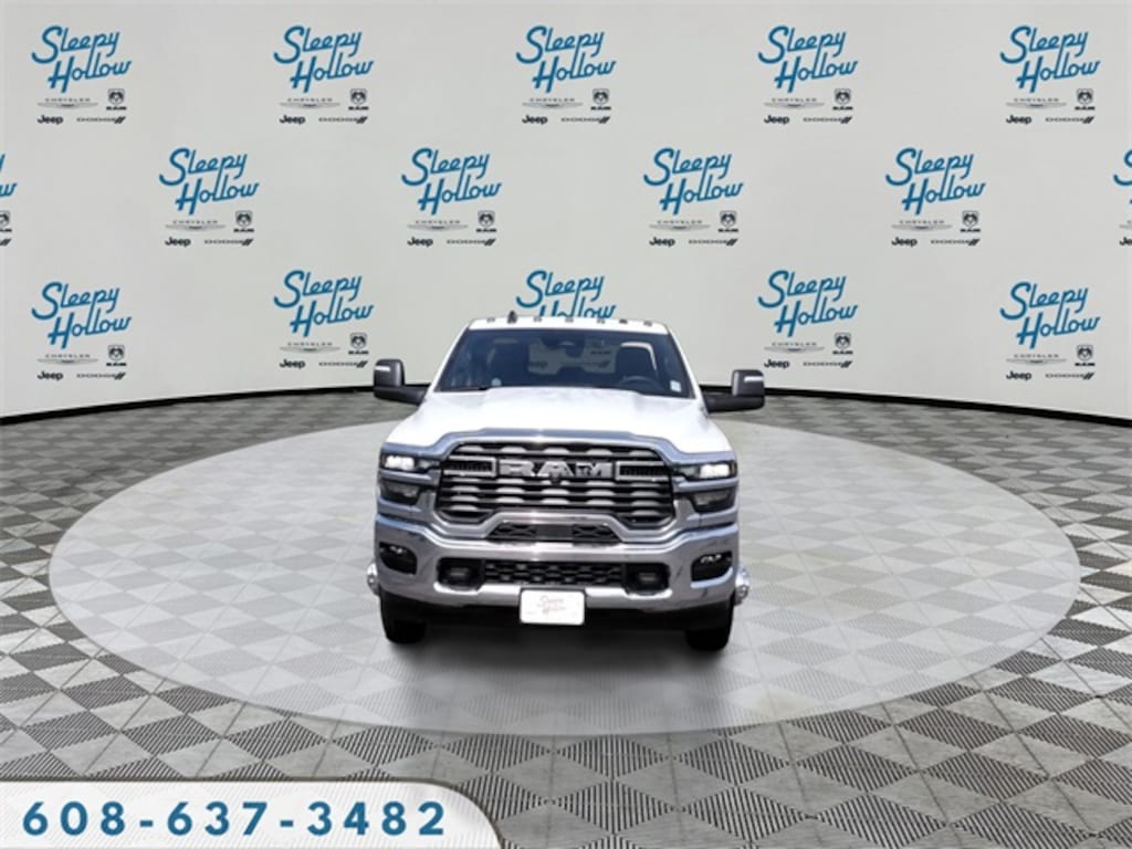 New 2025 Ram 3500 Chassis Cab 3500 TRADESMAN CREW CAB CHASSIS 4X4 60' CA Pickup