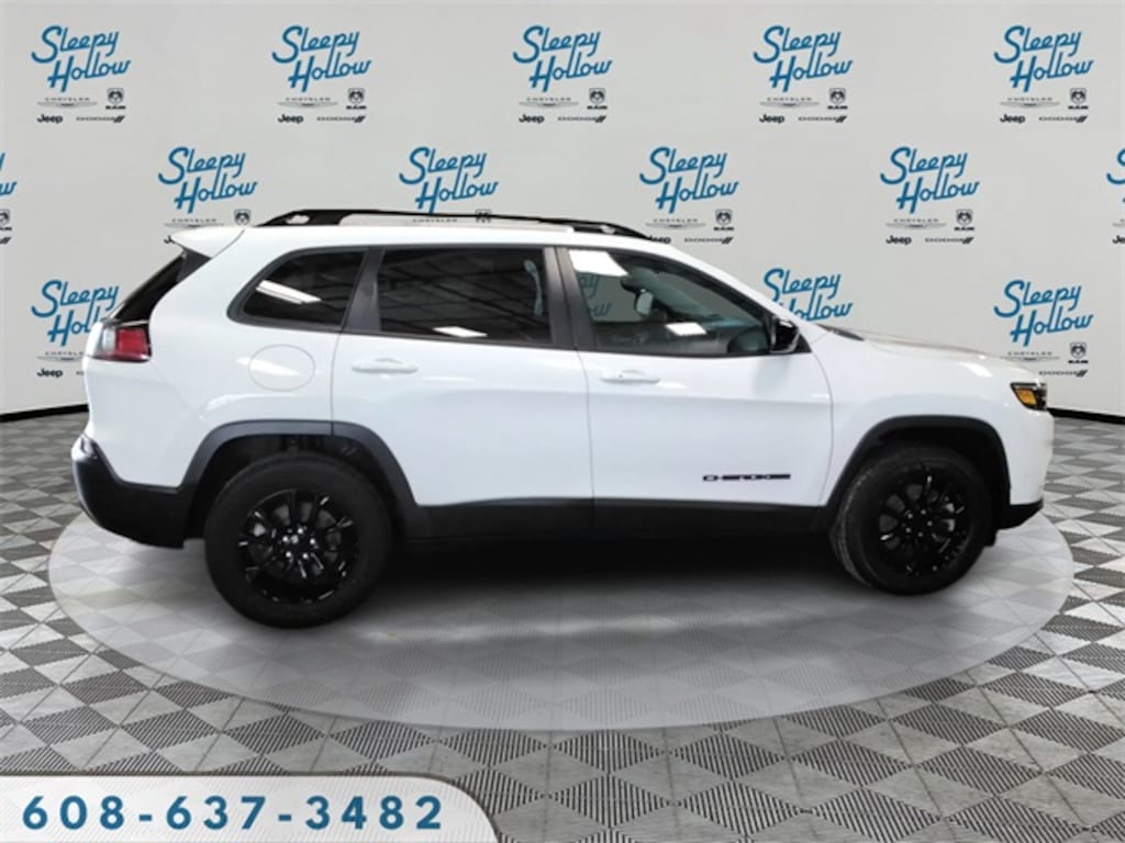 Used 2023 Jeep Cherokee Altitude Lux SUV
